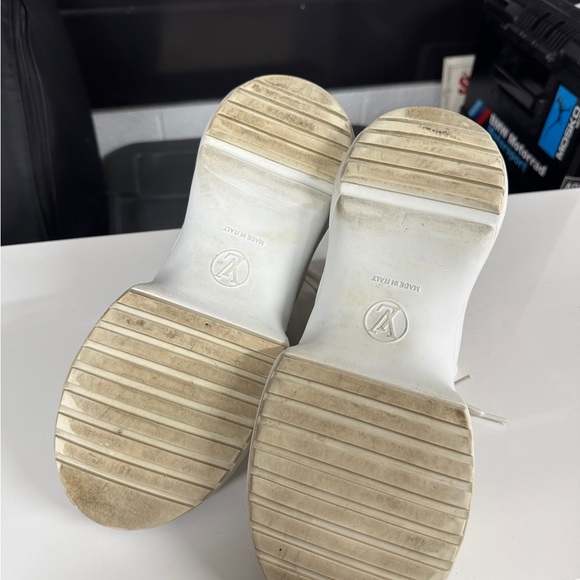 Louis Vuitton Sneakers - Picture 4 of 5